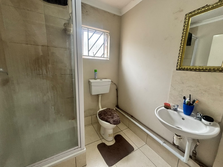 2 Bedroom Property for Sale in Devon Park Village Western Cape